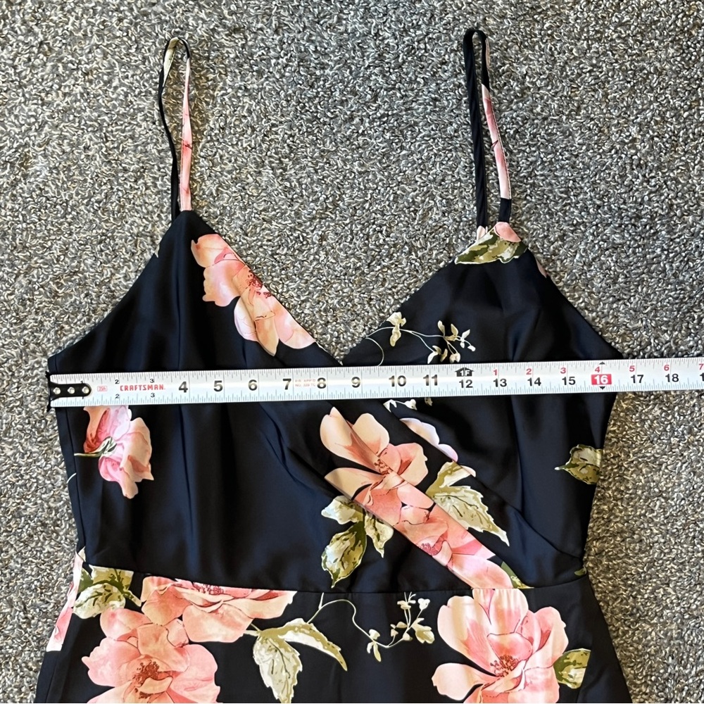 Lulu's Classic Black Floral Dress Size L - Picture 6 of 9